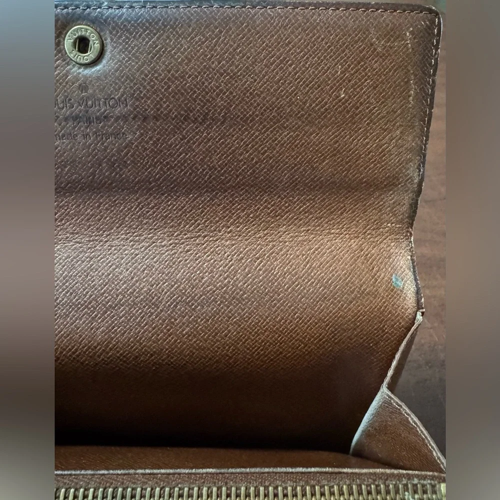Louis Vuitton Monogram Wallet - Picture 5 of 7